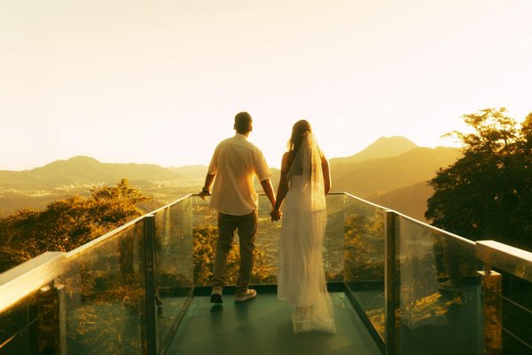 Experience the Magic: Your Guide to Joining a Guided Tour of Avebury"s Ancient Stone Circles